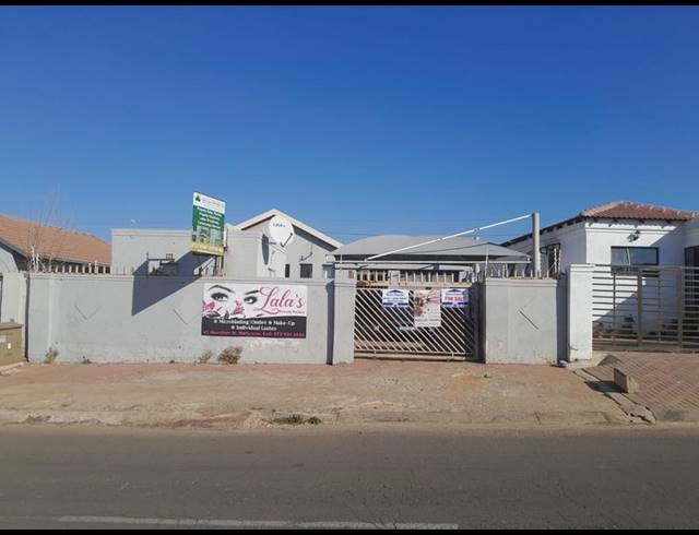 2 BEDROOM HOUSE FOR SALE IN NATURENA EXT 19